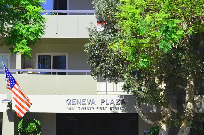 Geneva Plaza, Opened in 1979