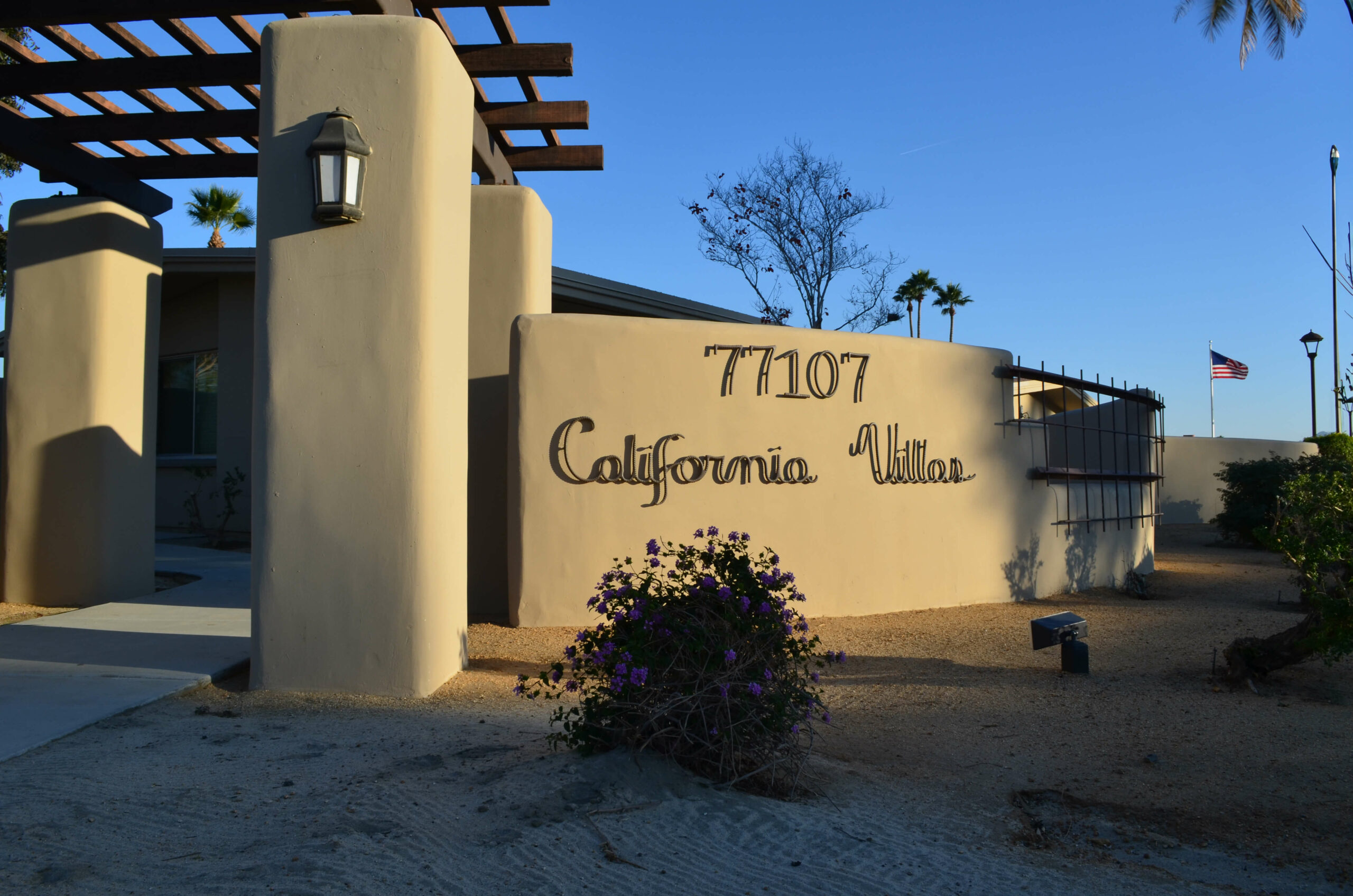 California Villas, 77-107 California Drive