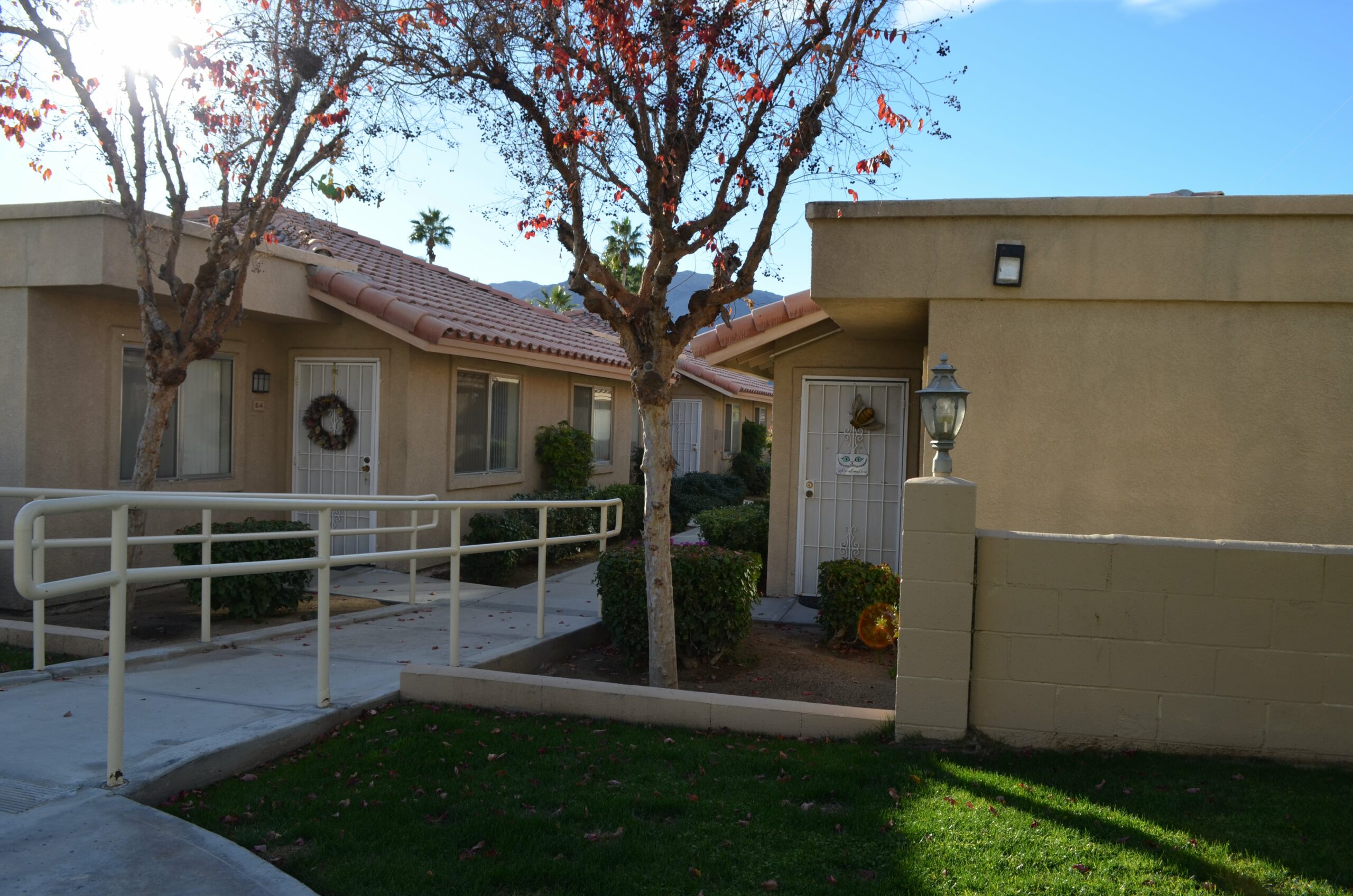 Affordable housing for seniors - Catalina Gardens